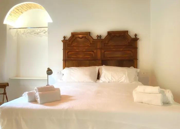 Historic Charm With Whirlpool - Motta Apartment Como