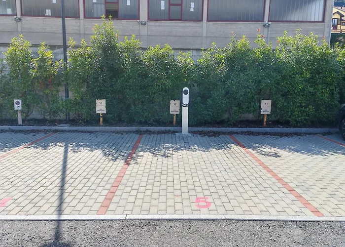 דירה Historic Charm With Whirlpool - Motta *