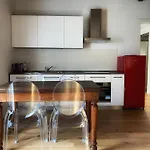 Lägenhet Historic Charm With Whirlpool - Motta *