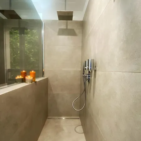 Historic Charm With Whirlpool - Motta דירה *
