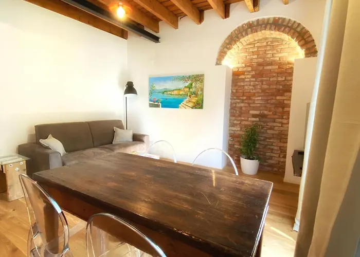 Historic Charm With Whirlpool - Motta * コモ
